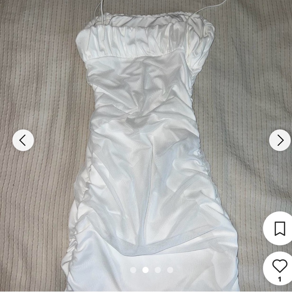 Elegant White Strapless Dress
